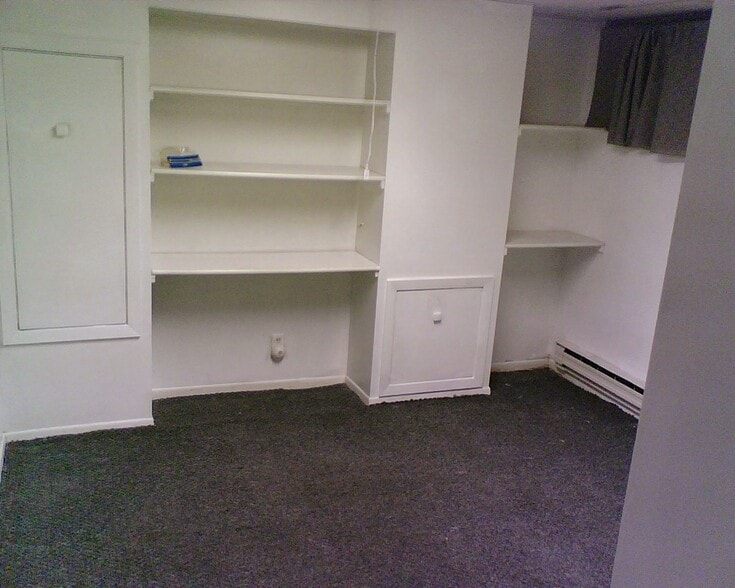 Building Photo - 920 18th Ave SE