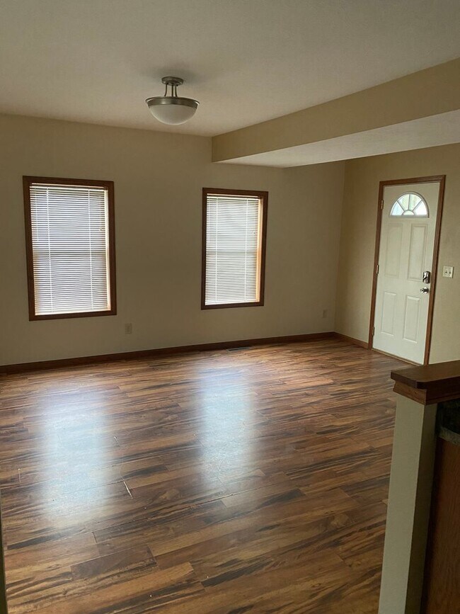 Building Photo - 133 Fifth St