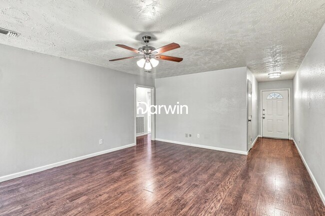 Building Photo - 6406 Summer Ridge Dr