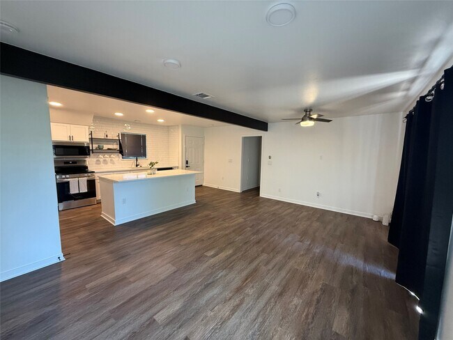 Building Photo - 4111 Beran Dr