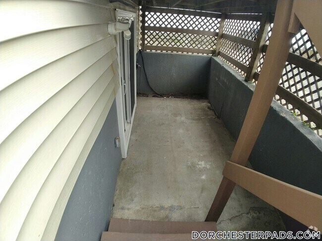 Building Photo - 40 Fenton St