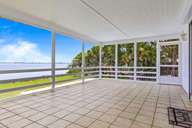 Building Photo - 7810 S Tropical Trail