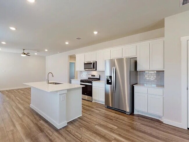 Building Photo - "Charming 3-Bedroom Retreat in College Station!"