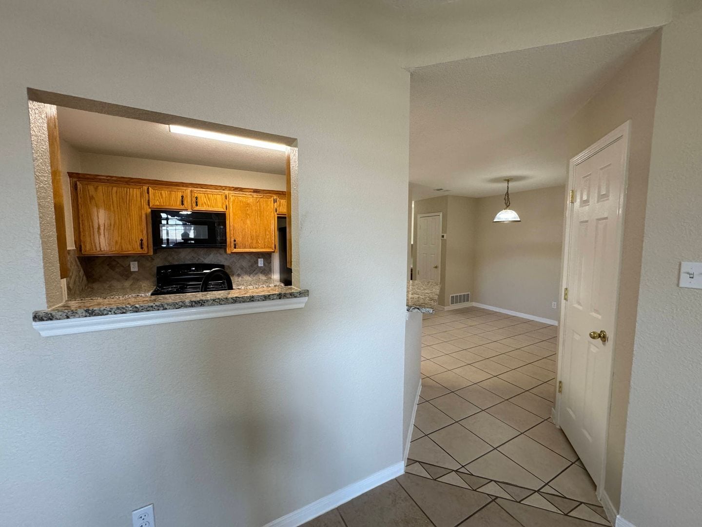 Building Photo - 3500 Dustin Ct