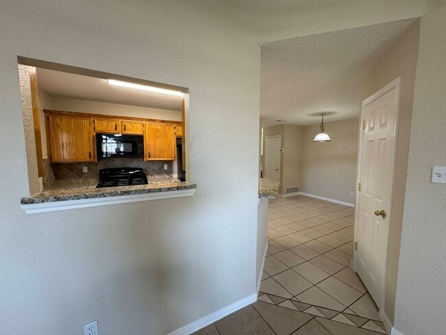 Building Photo - 3500 Dustin Ct