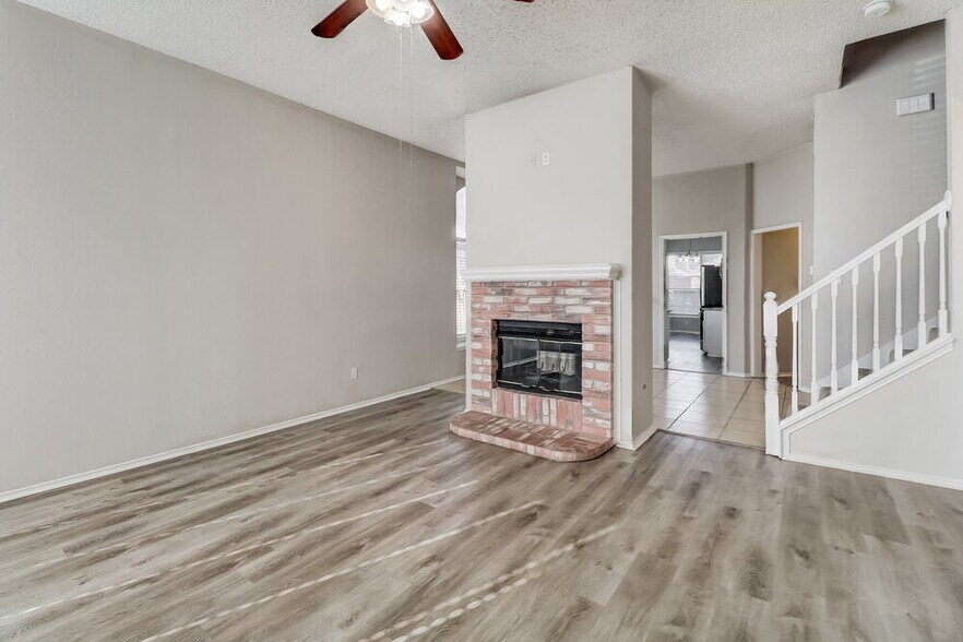 Building Photo - 1511 Springwood Dr