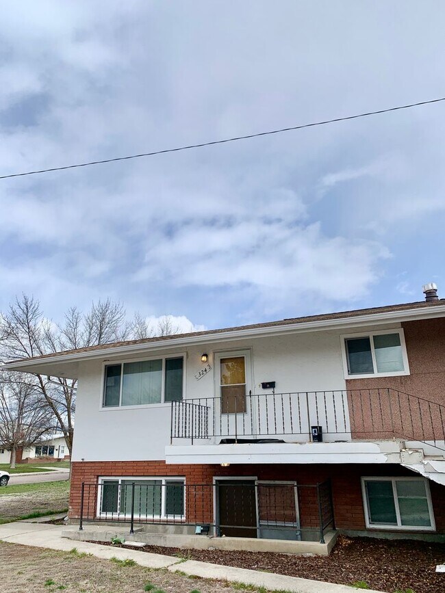 Building Photo - Knowles 4-Plex