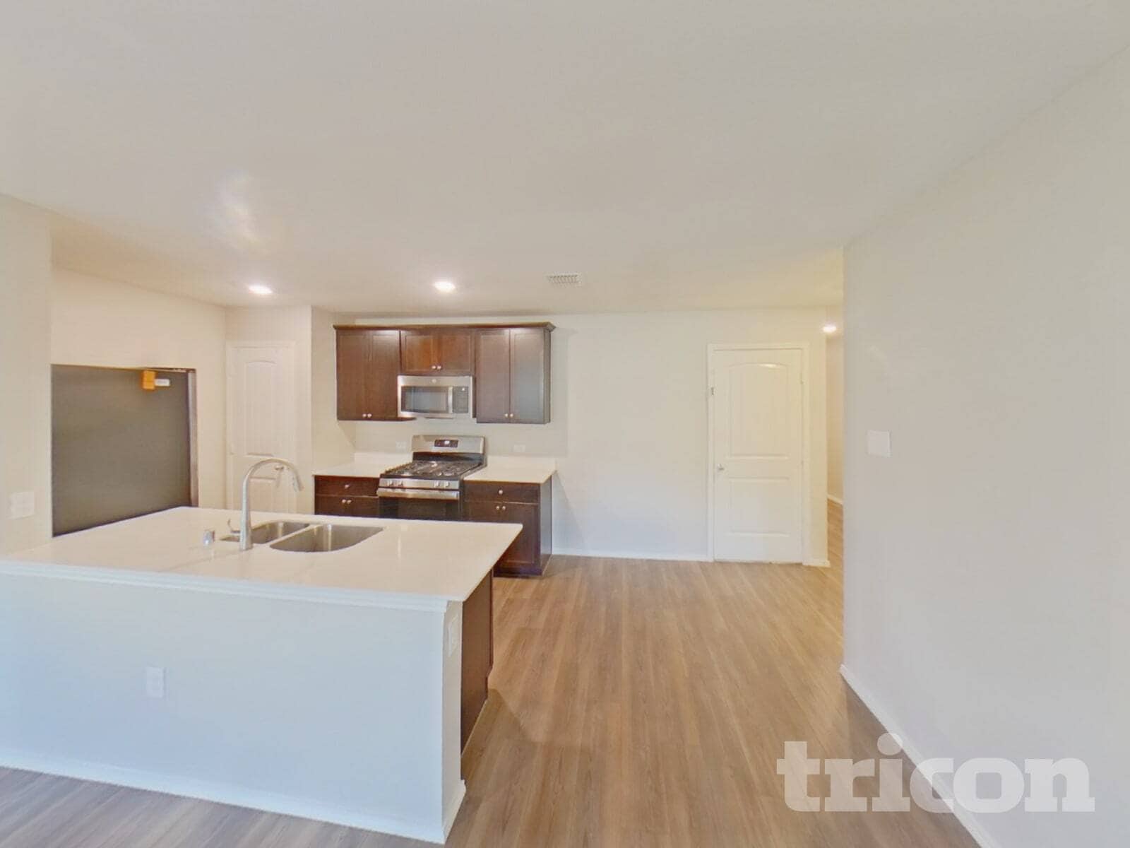 Building Photo - 746 Bayonet St