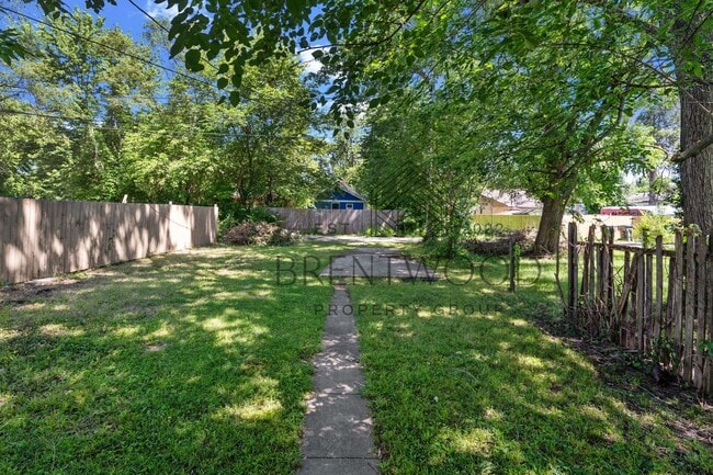 Building Photo - Charming 3BR/1B Single-Family Home