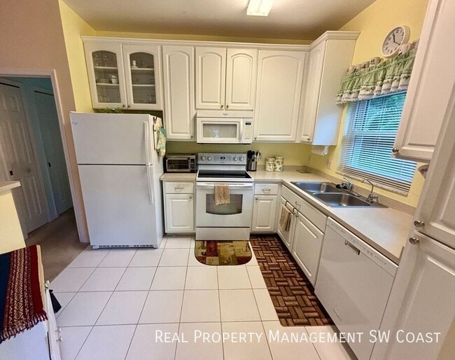 Building Photo - 10734 Blue Bimini Cir