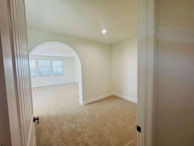 Building Photo - 3273 Canopy Dr