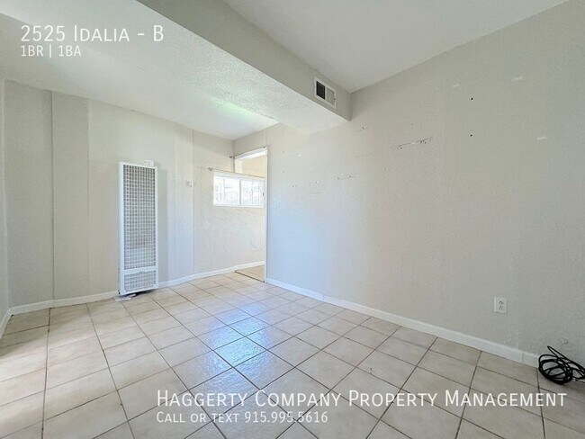 Building Photo - 2525 Idalia-B