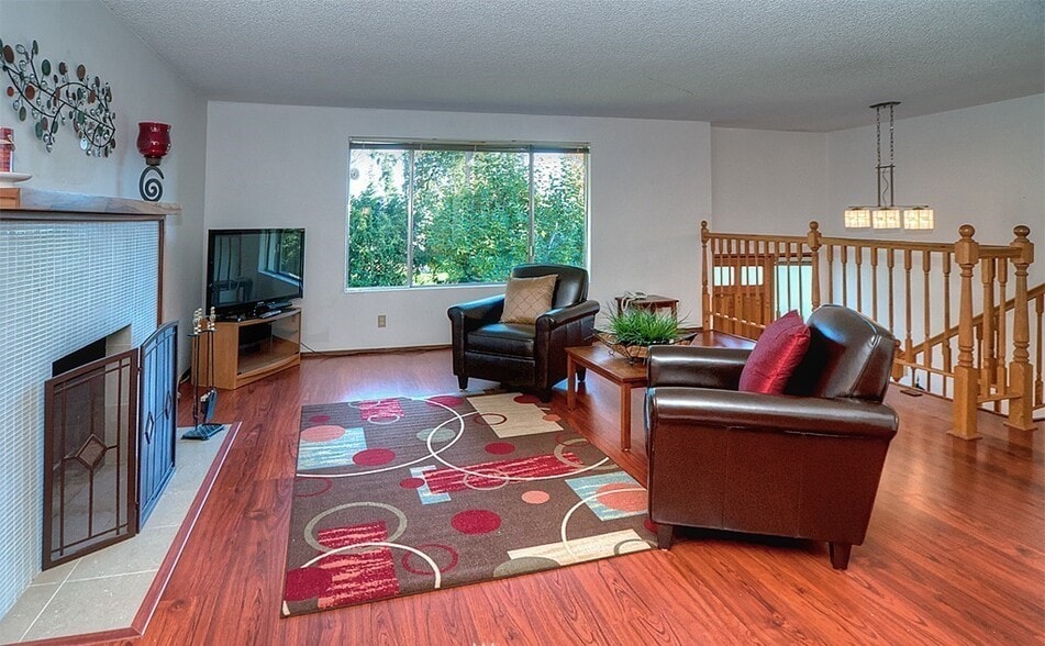 Living room - 8015 172nd Ave NE