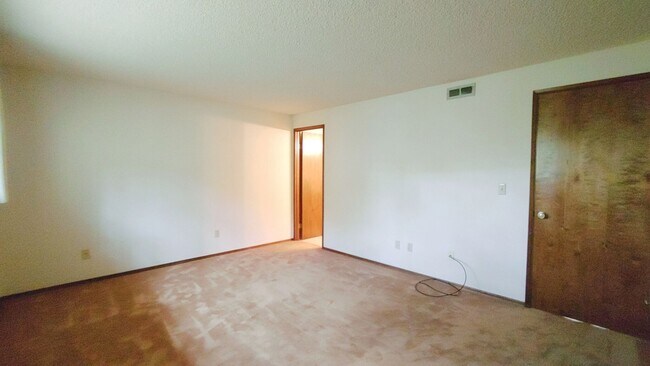 Building Photo - This Great Mt. Park Home with 3 Bedroom 2 ...