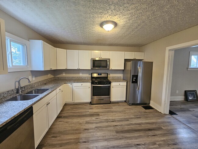 Building Photo - 241 Brehl Ave