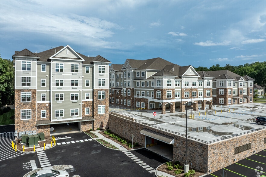 Building Photo - Meridia Upper Main