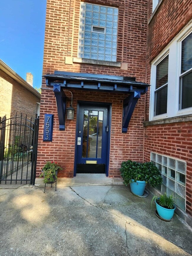 Primary Photo - 7553 S Luella Ave