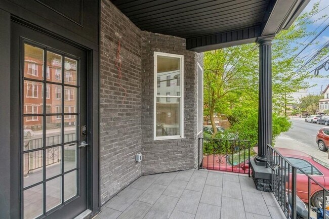 Building Photo - 543 Palisade Ave
