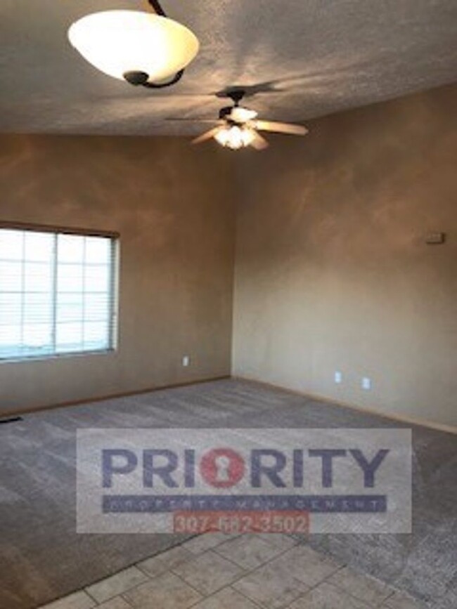 Building Photo - 2 bedroom, 2 bath 1,226 sqft townhome for ...