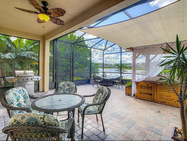 Building Photo - Luxury Living in Woodland Lakes Preserve: Fully-Furnished