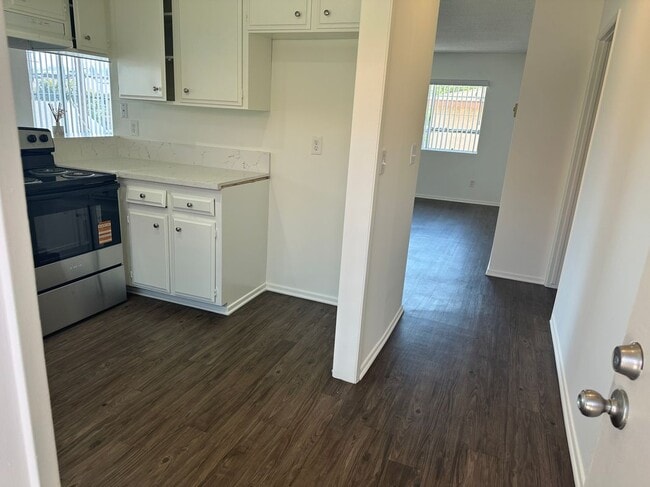 Building Photo - 939 S Cabrillo Ave