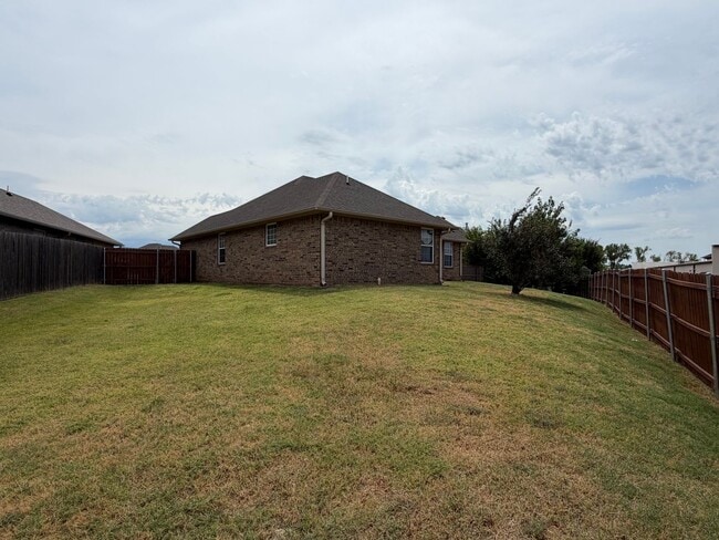 Building Photo - 4428 Peach Tree