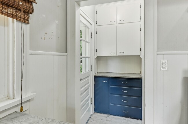 Building Photo - 1608 S 55th St