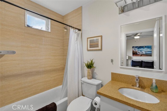 Building Photo - 214 Avenida Montalvo