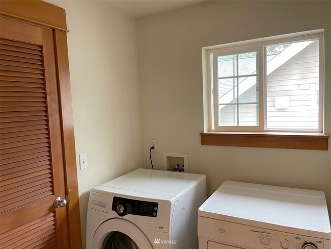 3rd Floor Laundry - 9101 23rd Ave NE