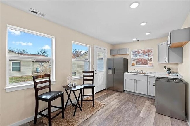 Building Photo - 3630 Oakland Rd NE