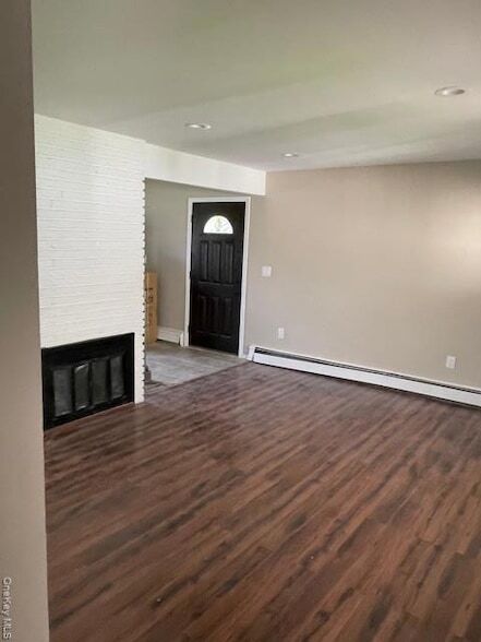 Building Photo - 2 Butler Ln