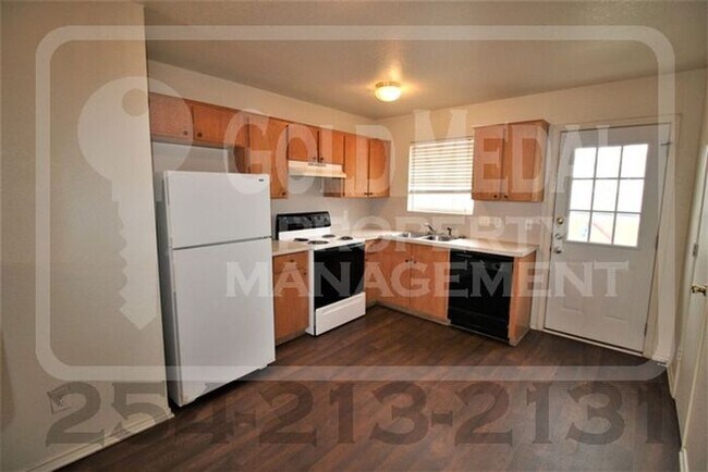 Building Photo - 4409 Deek Dr