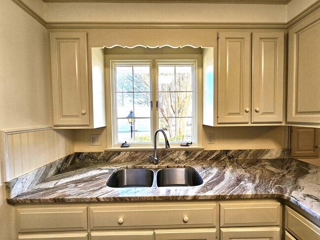 Building Photo - 27820 Crooked Oak Ln