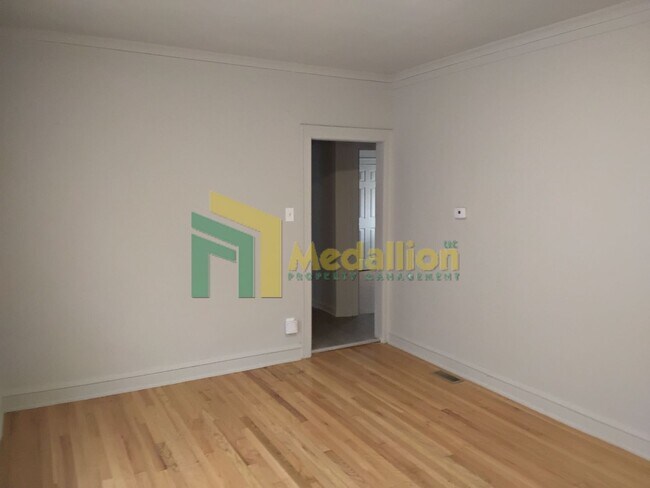 Building Photo - 9418 S Ada St