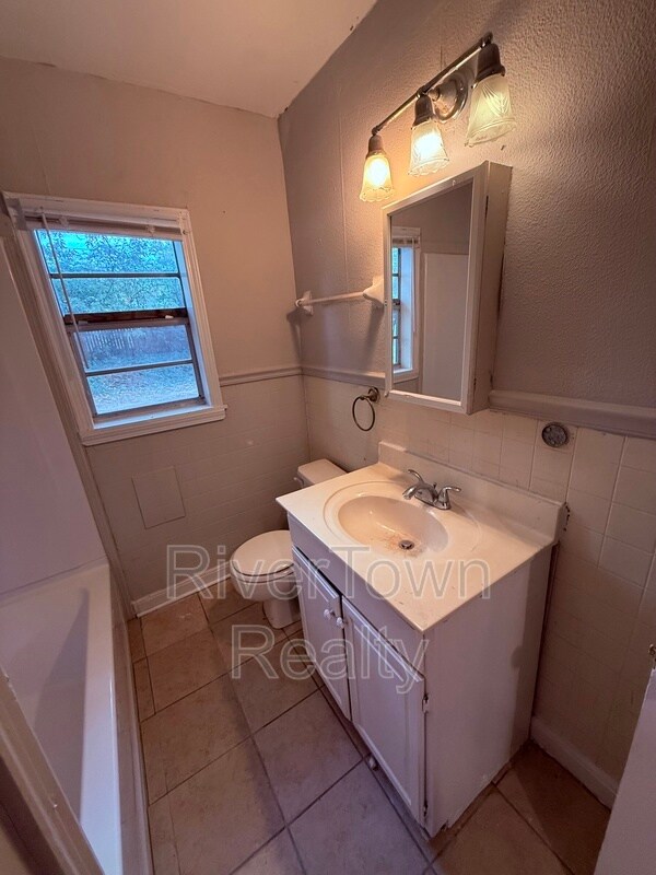 Building Photo - 3518 Hendricks Ave