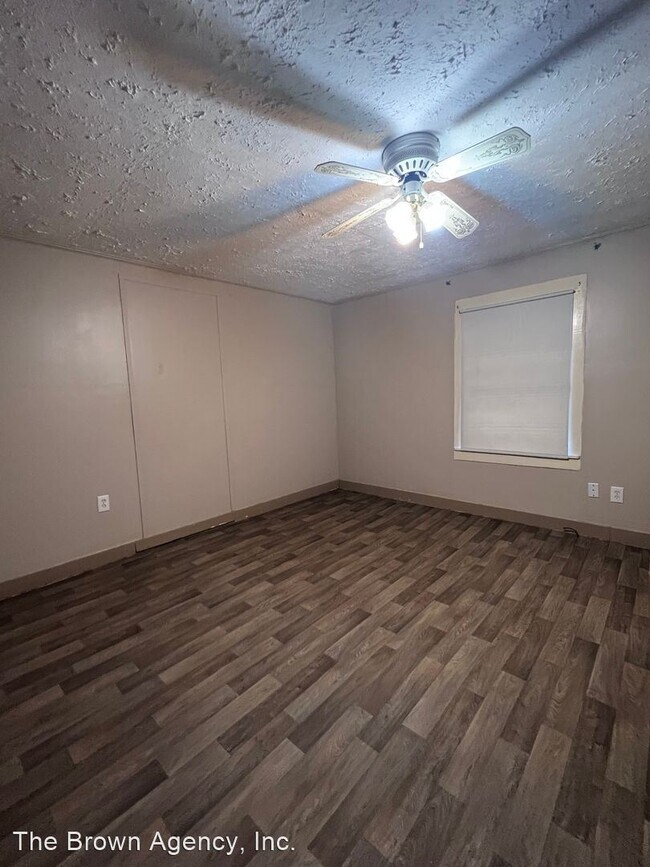 Building Photo - 2 br, 1 bath House - 1215 Connection Rd