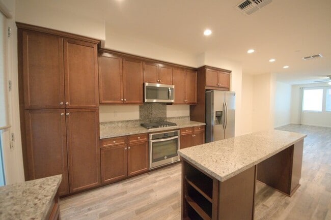 Building Photo - Dublin 3 stories 3 Beds, 3.5 Baths Townhouse in Boulevard community for rent