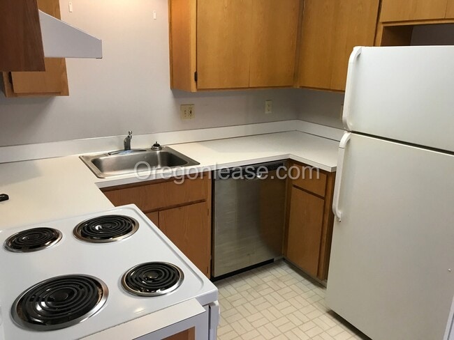 Building Photo - 3/2 Duplex Townhome in Thurston Hills