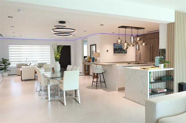 Building Photo - 2537 SE 10th Ct