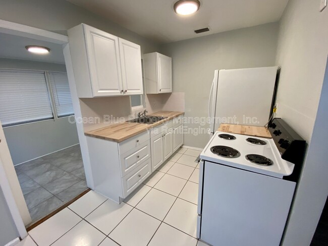 Building Photo - 740 52nd Ave N