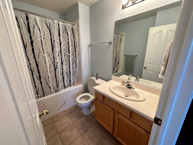 Building Photo - Kristilyn Lane