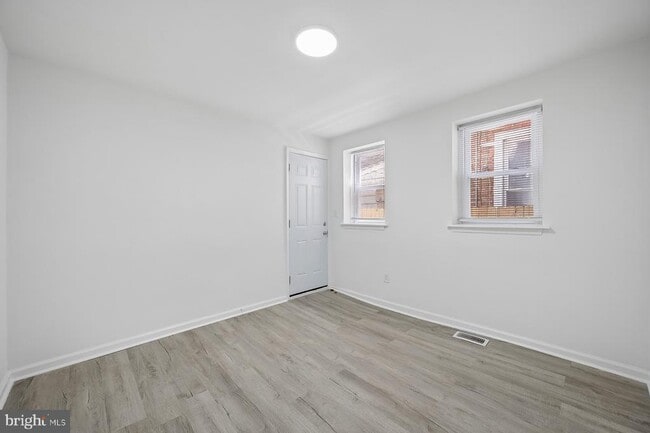 Building Photo - 5829 Crittenden St