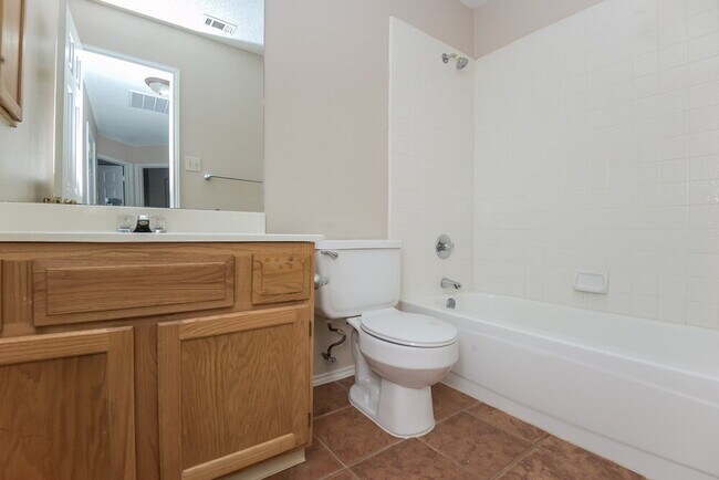 Building Photo - 2221 Baretta Dr