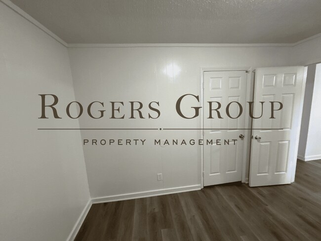 Building Photo - #450 - 543-545 Horner St Duplex