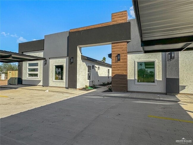 Building Photo - 7 Buccaneer Dr