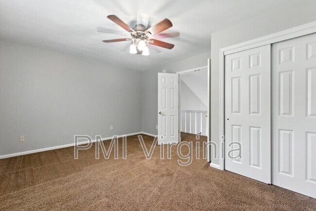 Building Photo - 6811 Dickens Ct E