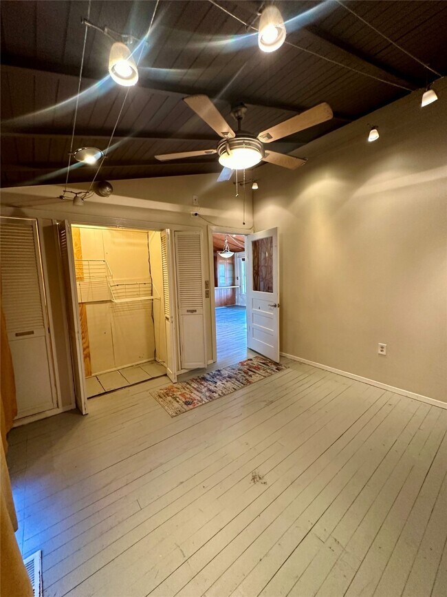 Building Photo - 354 2nd St