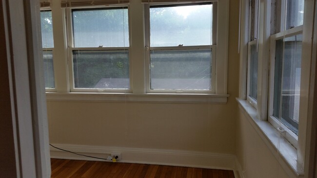 Building Photo - 2588 Colchester Rd