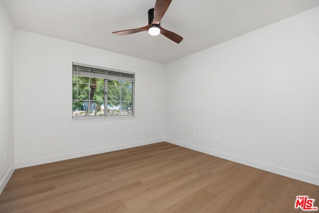 Building Photo - 655 Calle Ladera