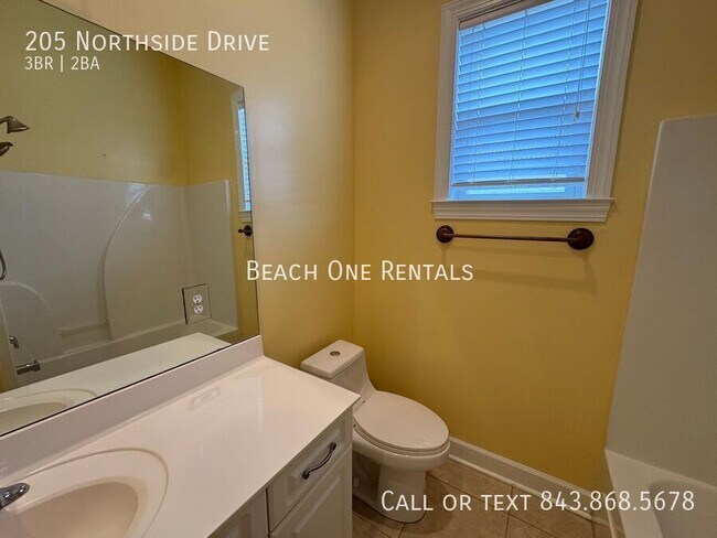 Building Photo - 205 Northside Dr